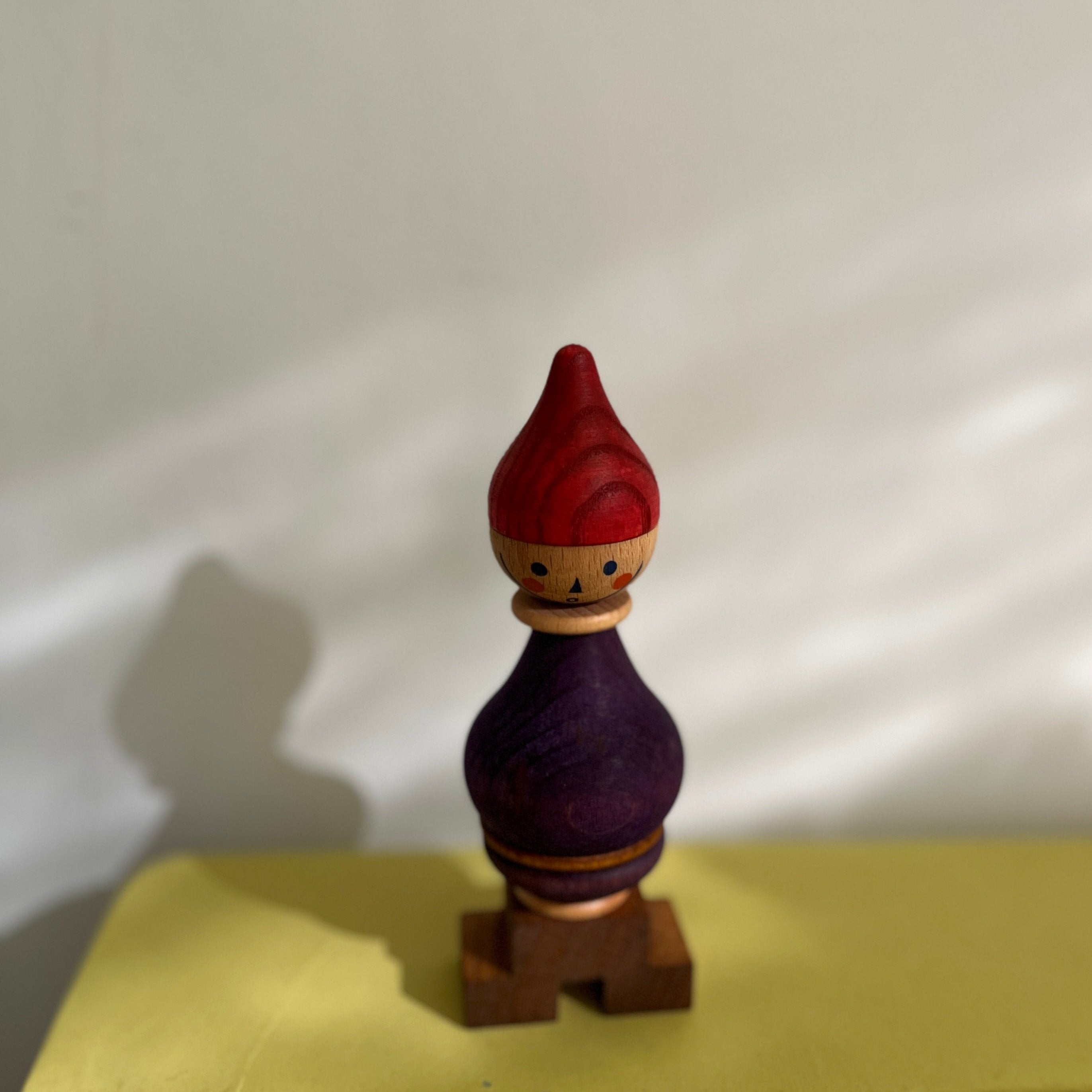 Wooden stacking toy red + purple