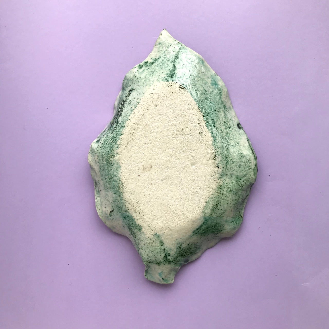 Ceramic leaf plate