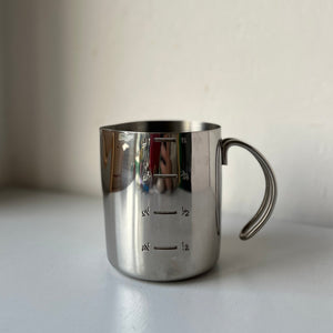 Stainless steel measuring cup