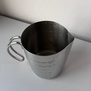 Stainless steel measuring cup