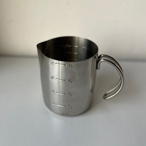 Stainless steel measuring cup