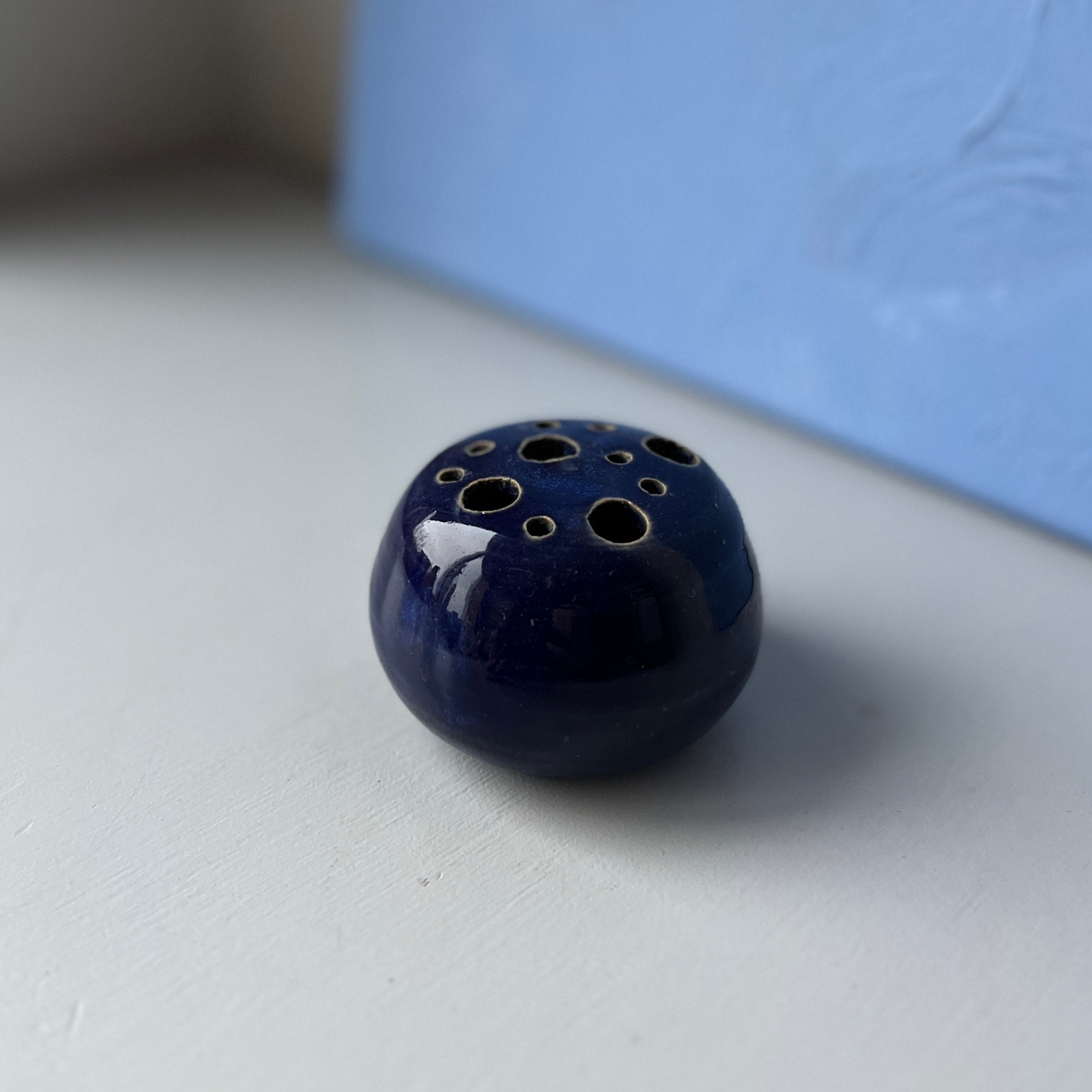 Ceramic flower stand and bowl