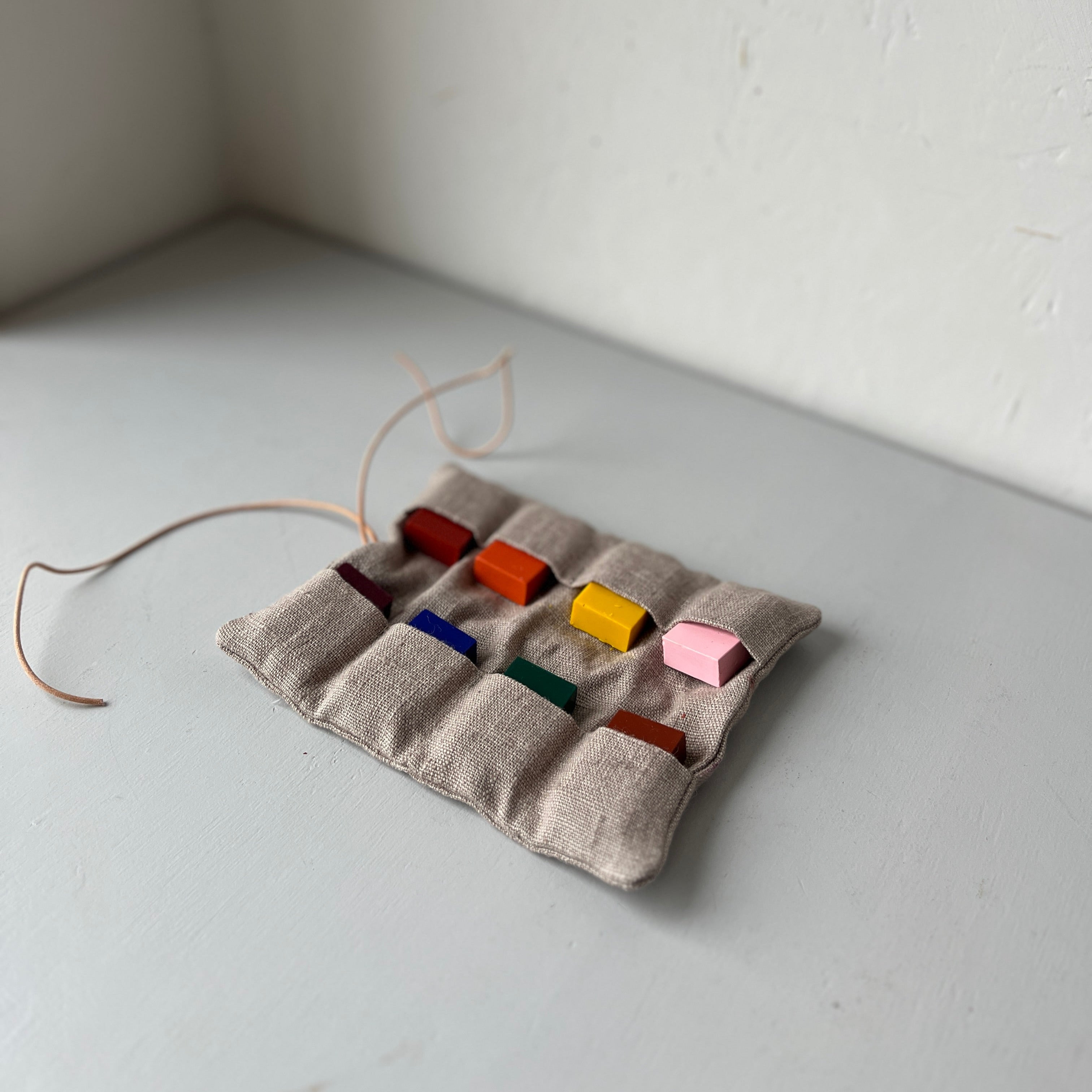 Linen case with block crayons Nature 1