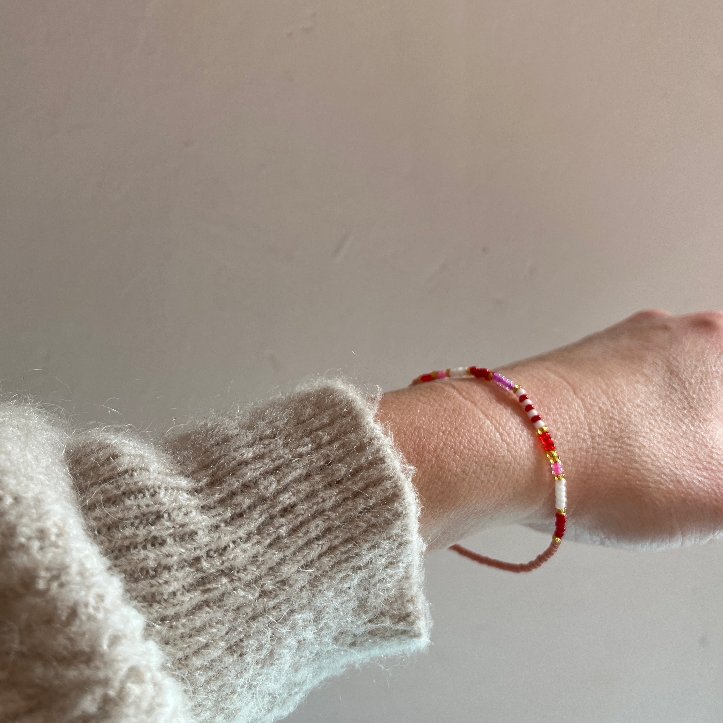 Beaded Masai bracelet Pink + Red