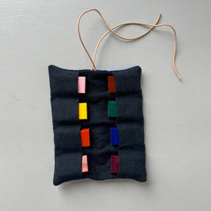 Linen patchwork case with block crayons Dark blue