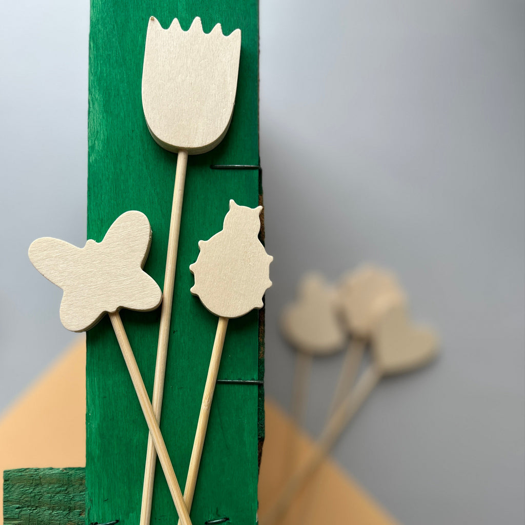 Wooden garden plant lables set