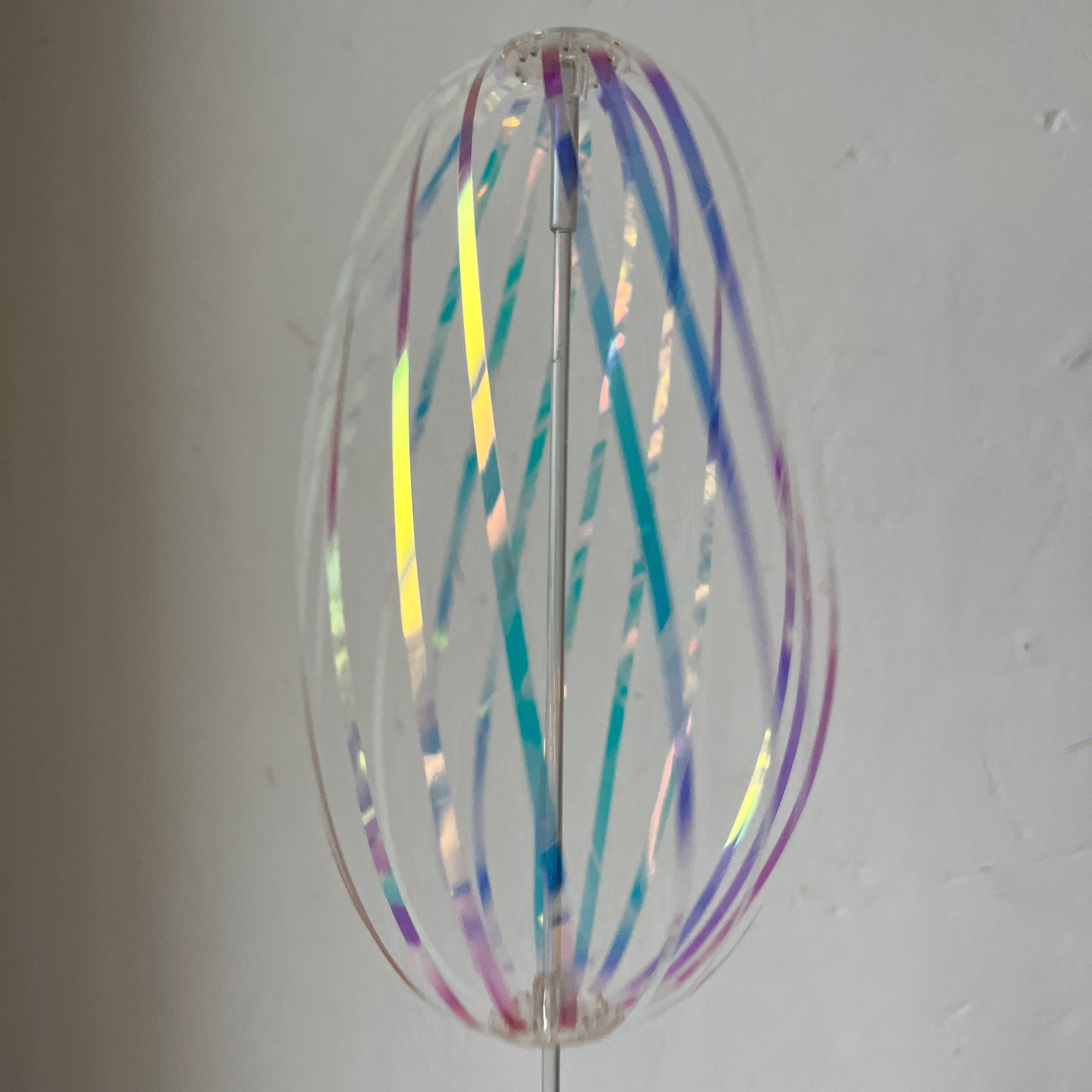Iridescent spinner