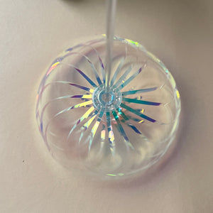 Iridescent spinner