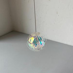 Iridescent spinner