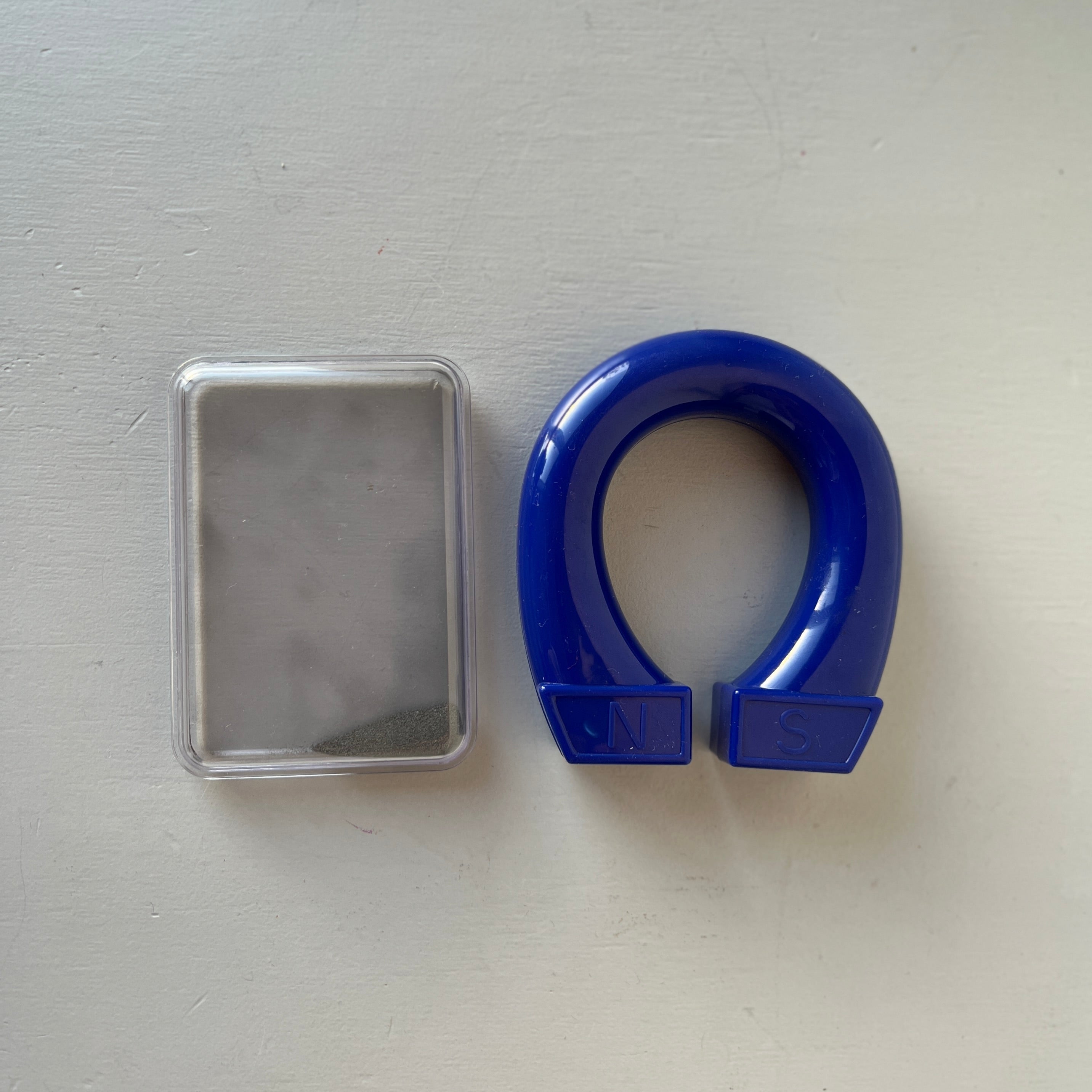 Magnetic wonder box + big magnet