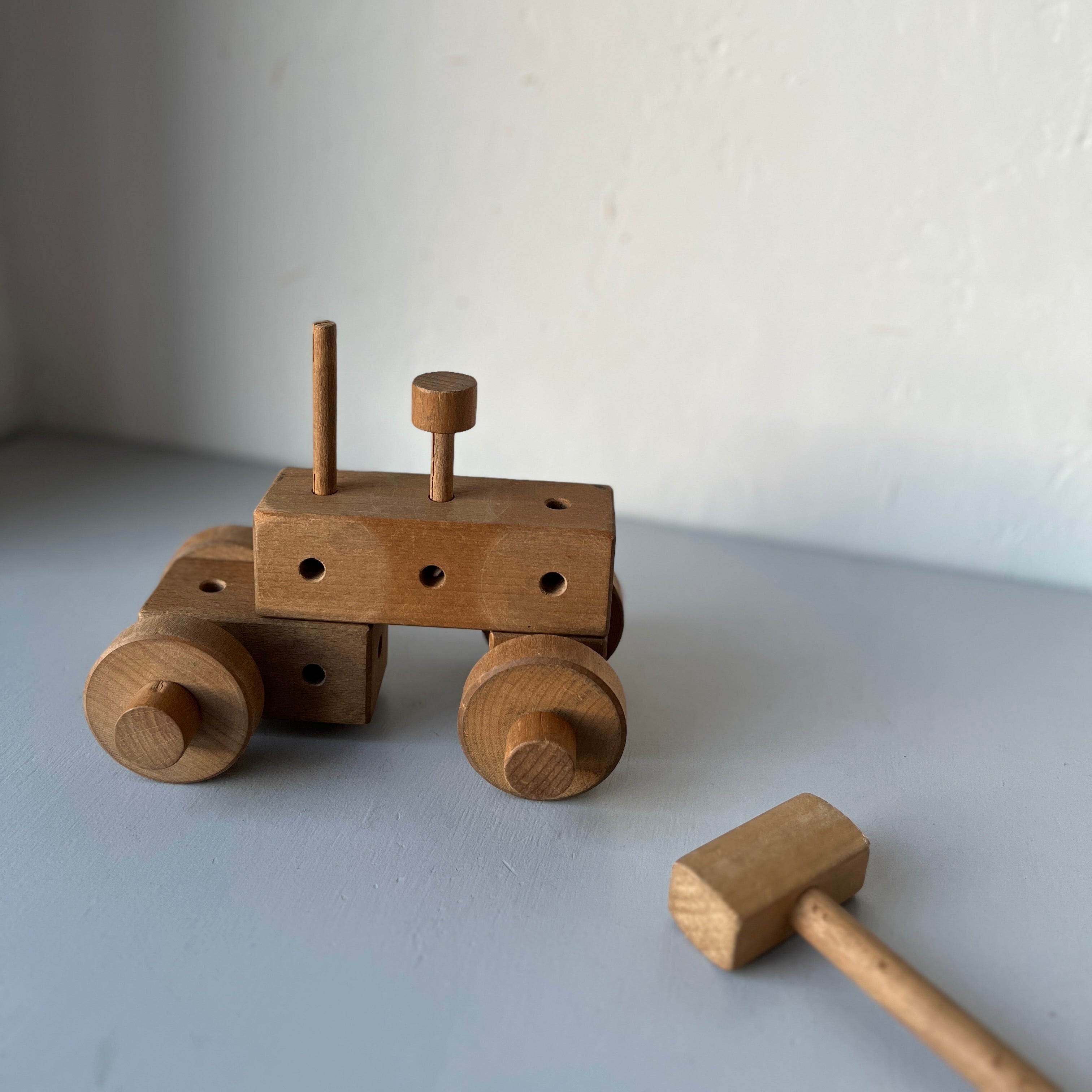 Vintage wooden building set