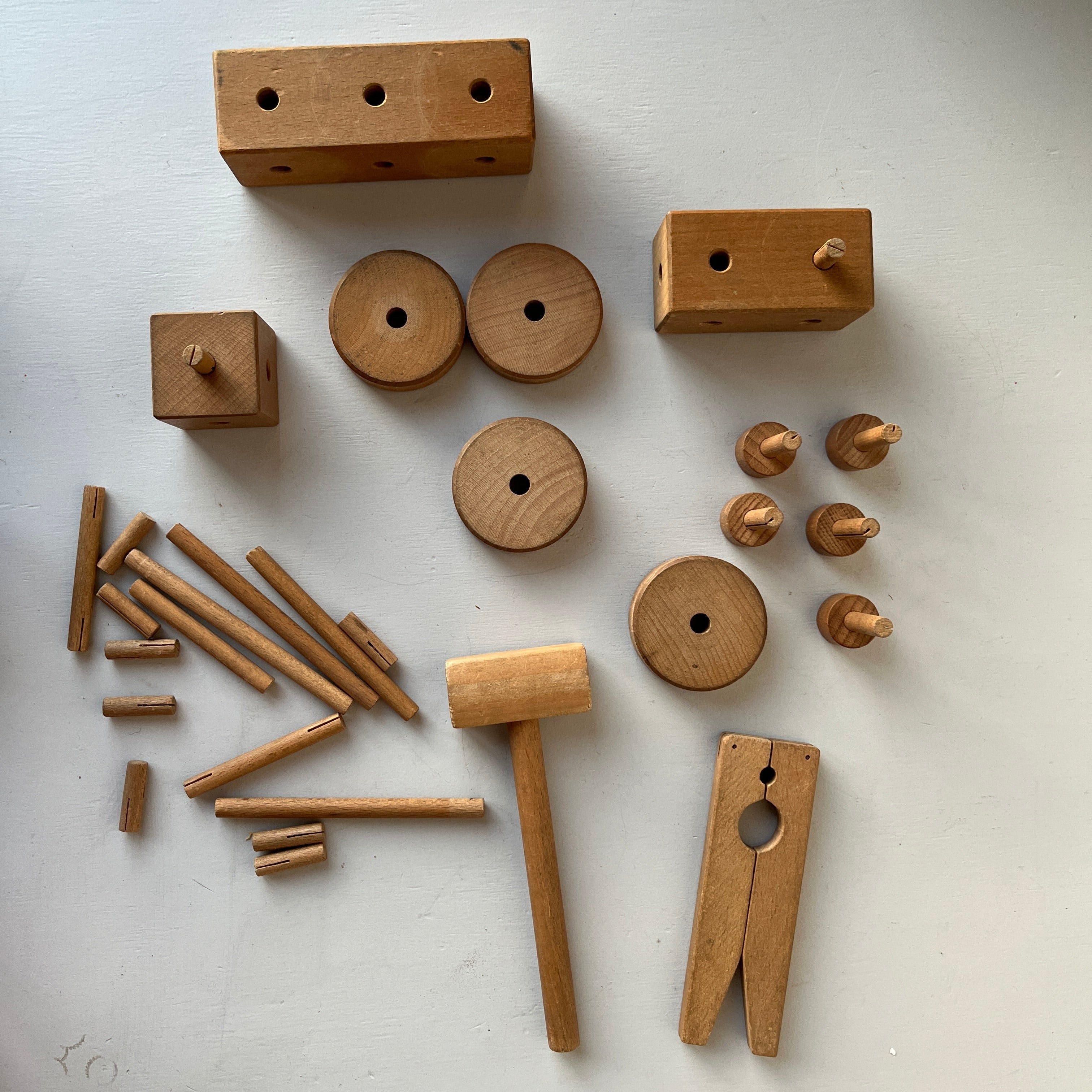 Vintage wooden building set