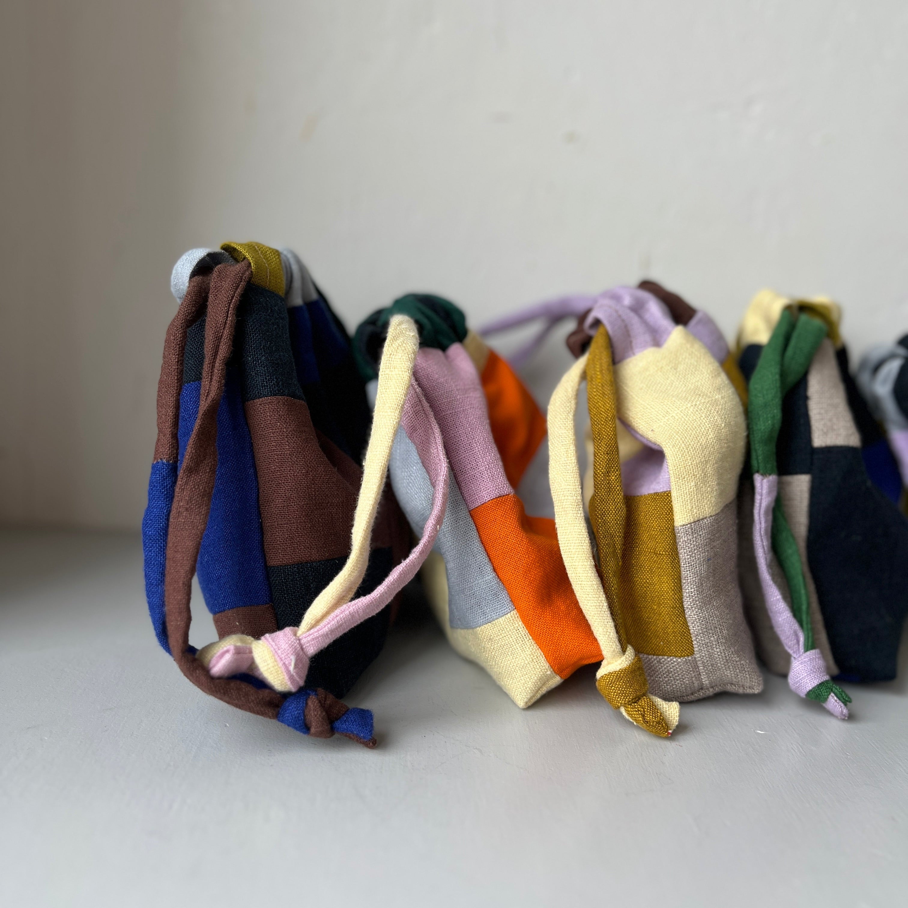 Linen patchwork treasure bag Dark blue - Natural
