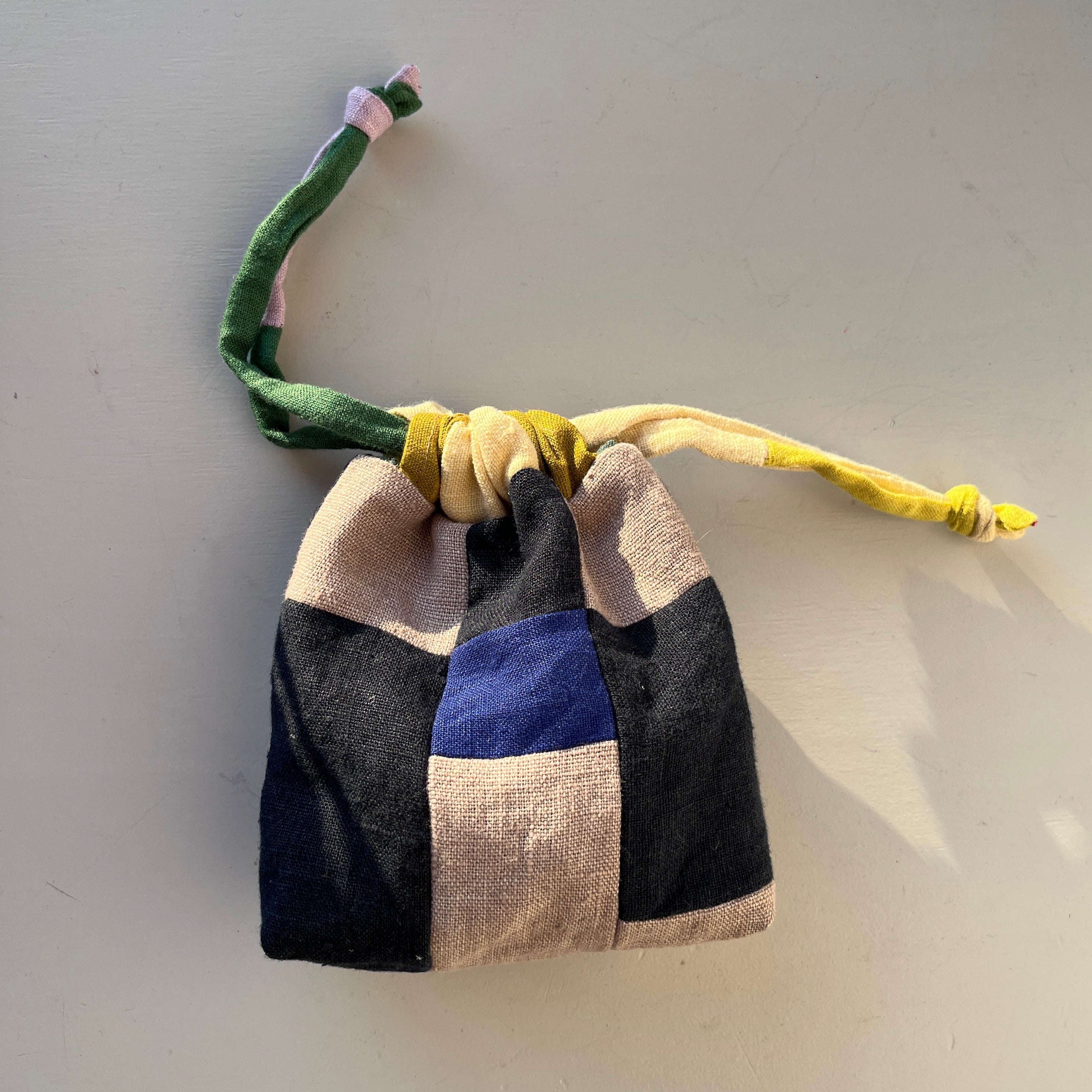 Linen patchwork treasure bag Dark blue - Natural