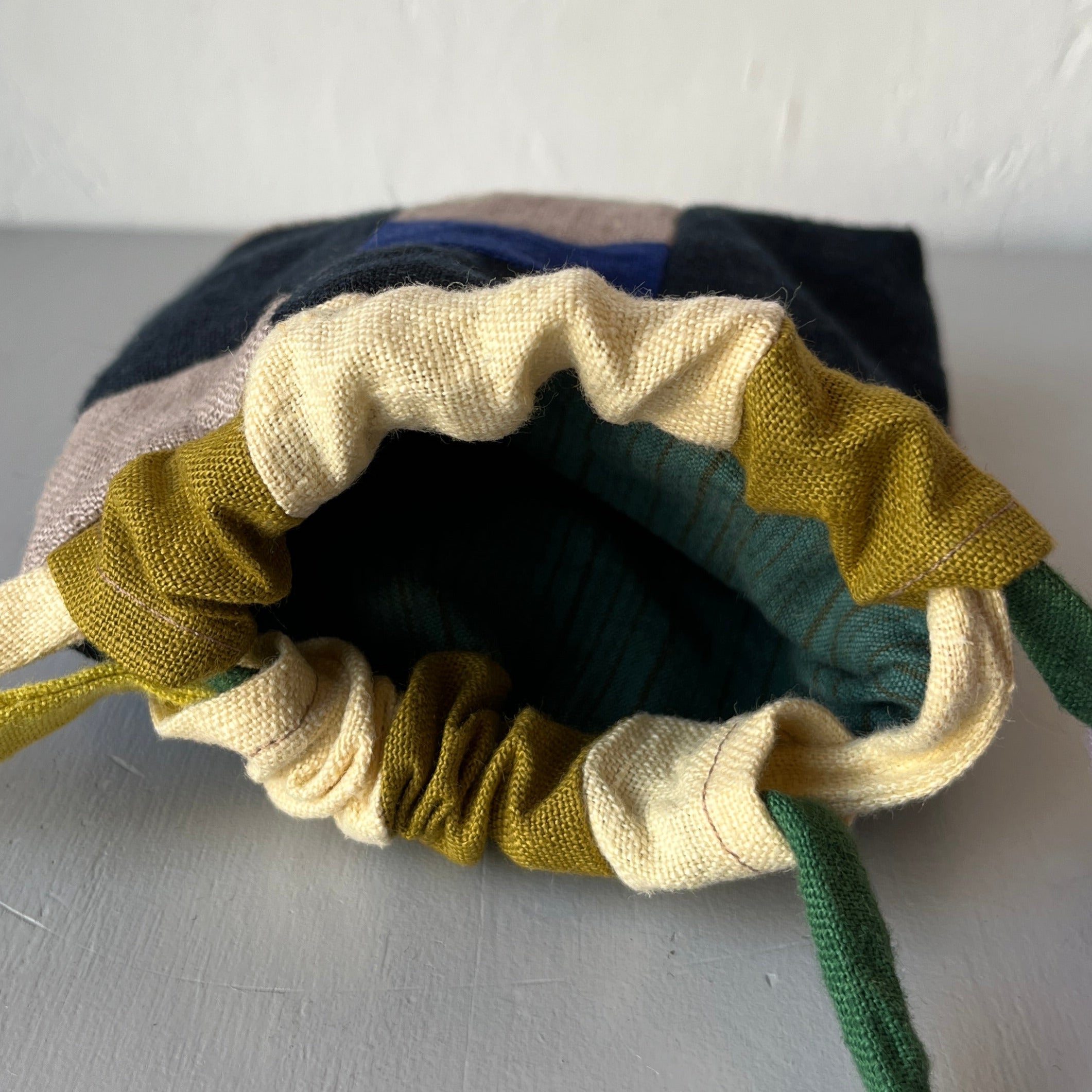 Linen patchwork treasure bag Dark blue - Natural