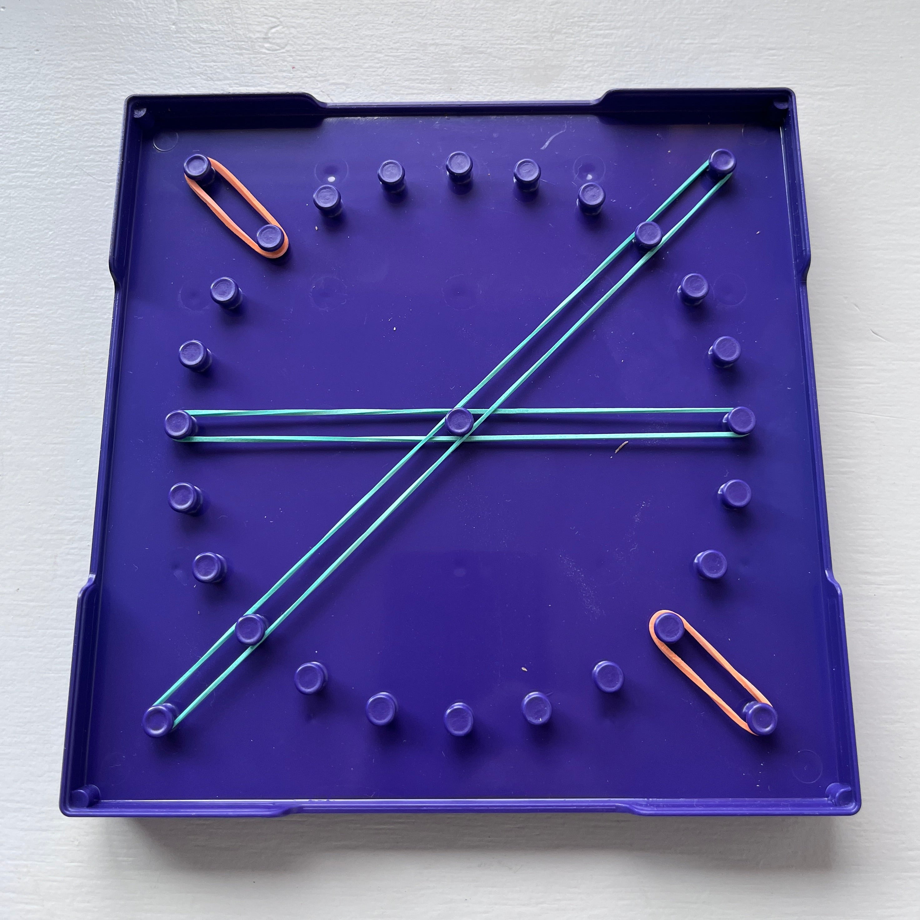 Geoboard dubble sided 6 colours