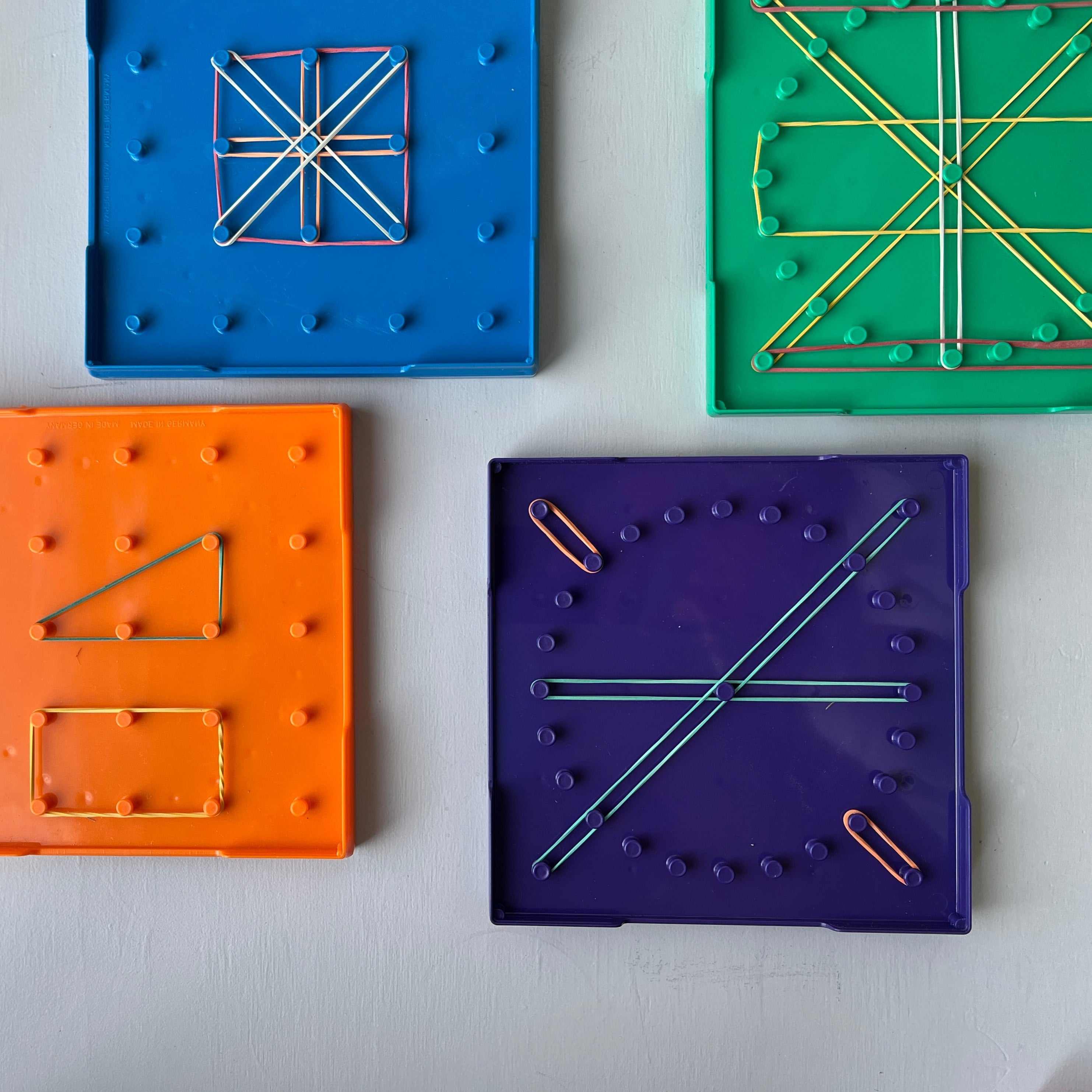 Geoboard dubble sided 6 colours