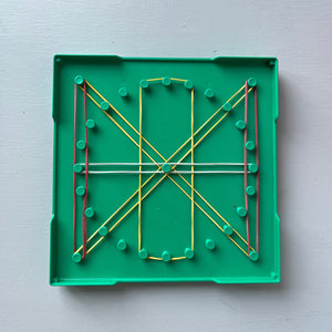 Geoboard dubble sided 6 colours