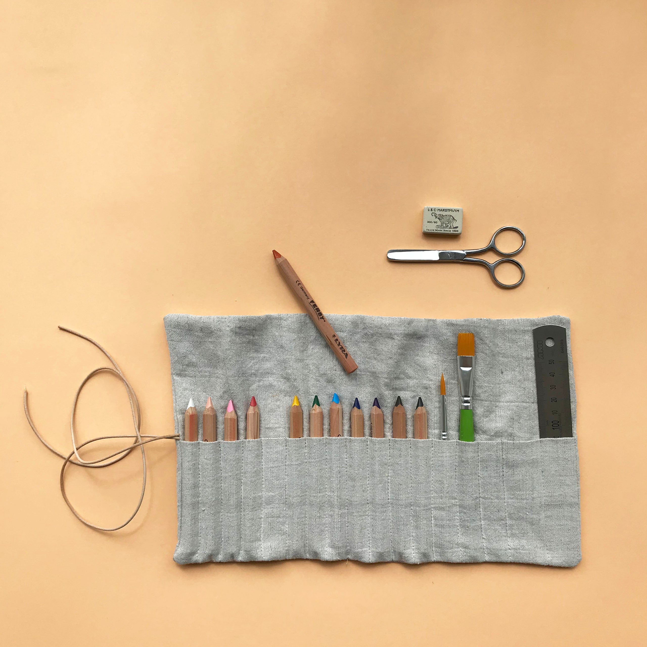 Linen pencil case Blush with extra's