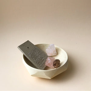 Ceramic grater + salt rocks